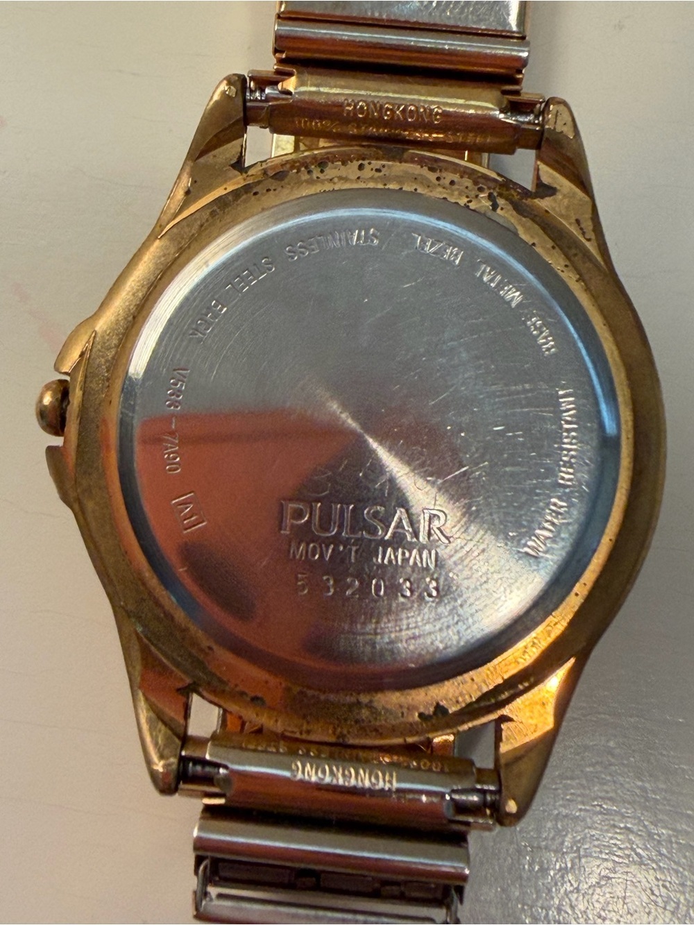 Vintage Pulsar Quartz Day-Date – Gold Tone Stretch Bracelet (36mm) - Picture 7 of 7